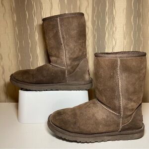 UGG Classic Short Women's 7 Chocolate Brown Boots 5825 USA Sheepskin Leather